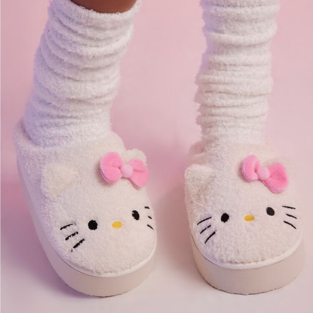 New Hello Kitty white Plush House Slippers